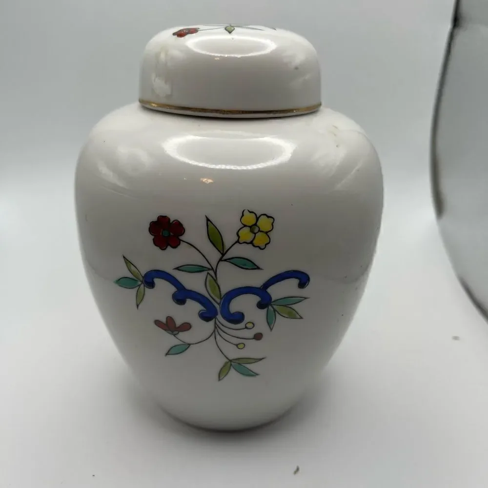 Andrea by Sadek vintage ginger jar floral